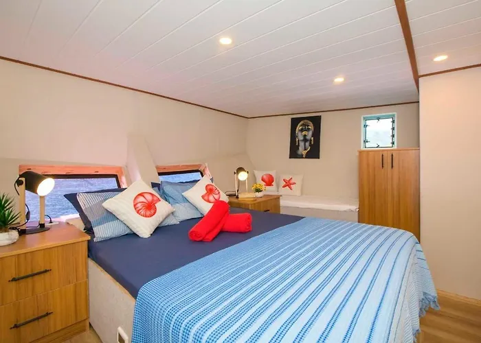 Gulet For Rent In Goecek - 24 Mt 6 12 Guest * Eskiomerler