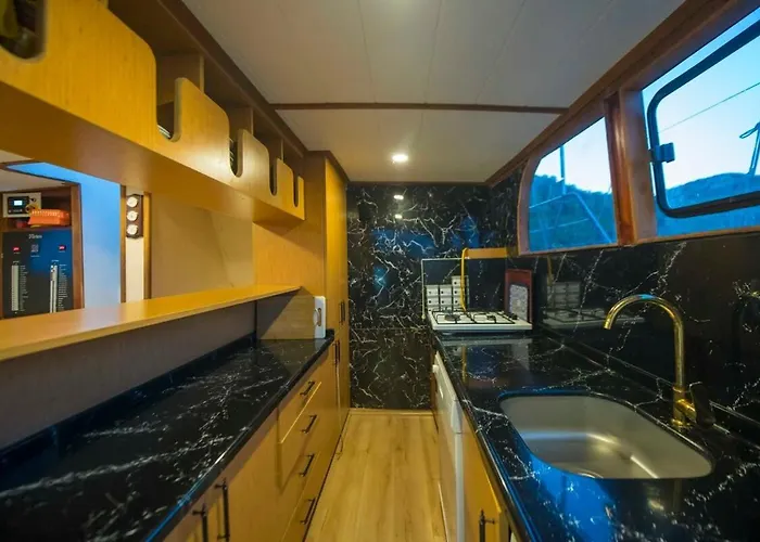 보트호텔 Gulet For Rent In Goecek - 24 Mt 6 12 Guest *