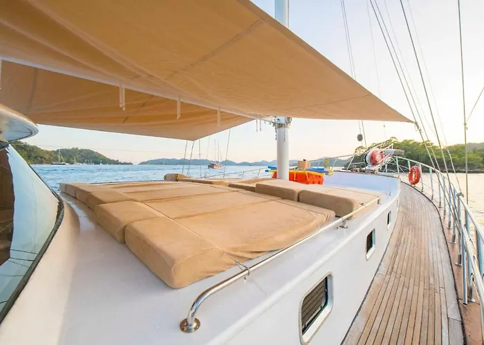 Gulet For Rent In Goecek - 24 Mt 6 12 Guest 보트호텔 Eskiomerler